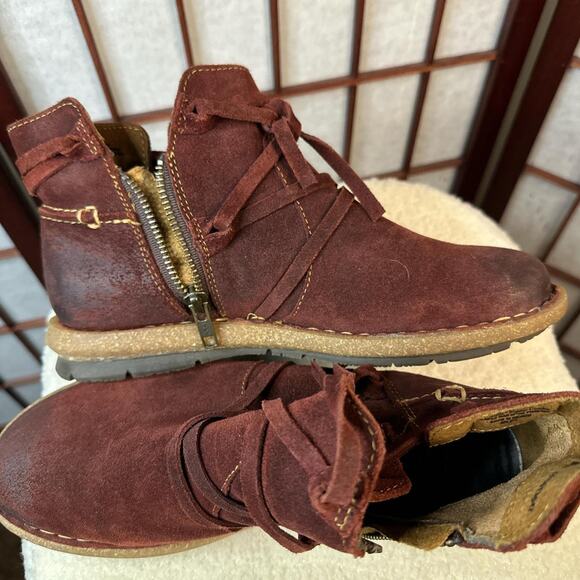 Boc Women's leather booties with easy on zipper size 8 - Picture 6 of 7